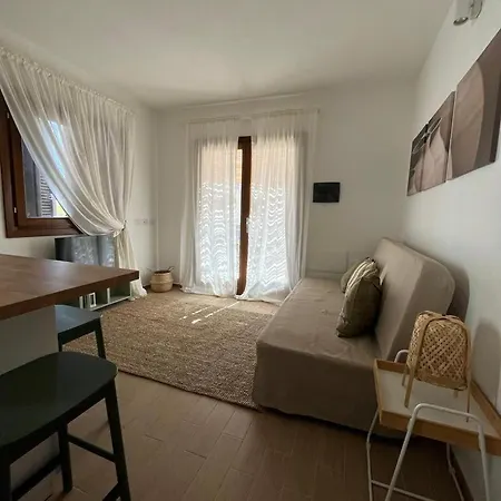 Apartment Pelasgi - *
